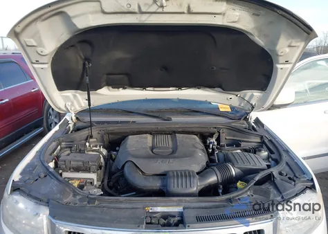 2011 Jeep Grand Cherokee Laredo z USA, uszkodzony, nr VIN 1J4RR4GG5BC735902